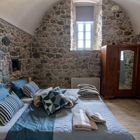 Englezena'S Guesthouse Leonidio Luaran gambar