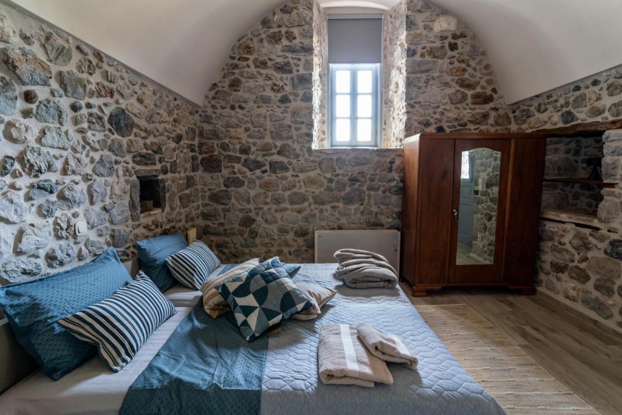 Englezena'S Guesthouse Leonidio Luaran gambar