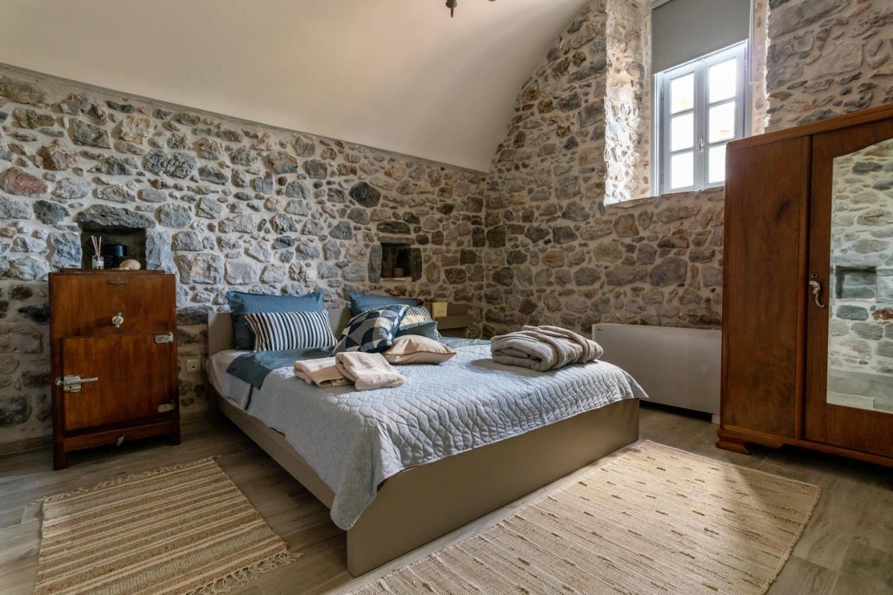 Englezena'S Guesthouse Leonidio Luaran gambar