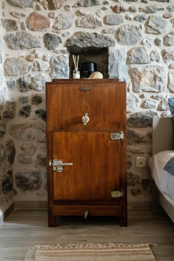 Englezena'S Guesthouse Leonidio Luaran gambar